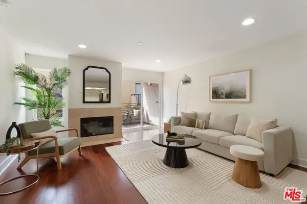 1951 N Beachwood Drive #206, Los Angeles, CA 90068