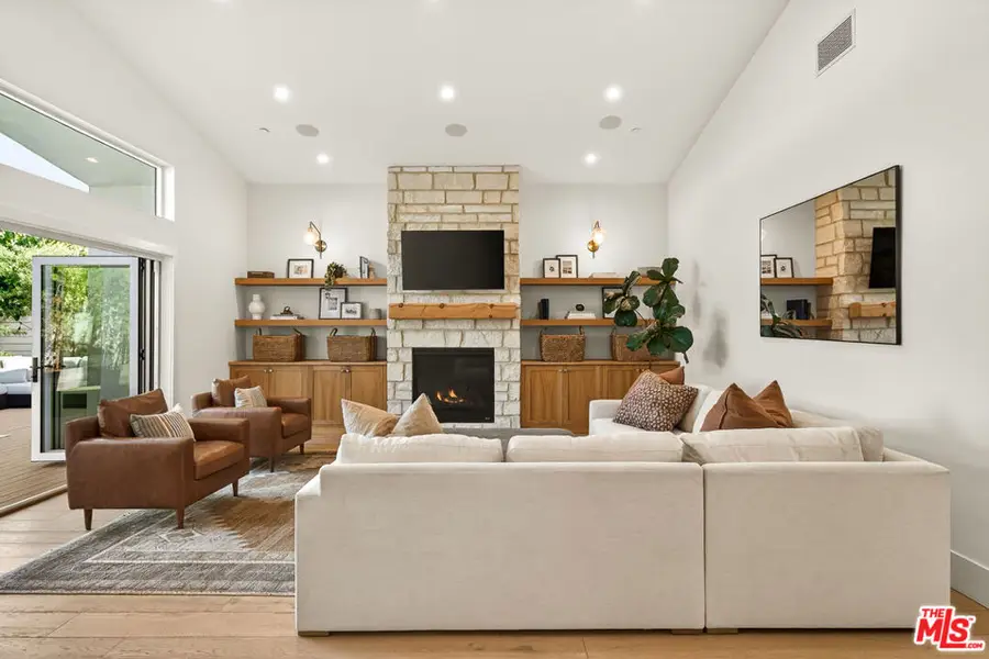 2670 Barry Avenue, Los Angeles, CA 90064 - #2