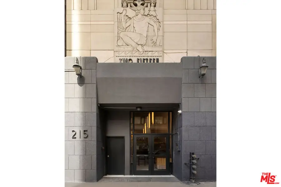 215 W 7th Street #1302, Los Angeles, CA 90014 - #2