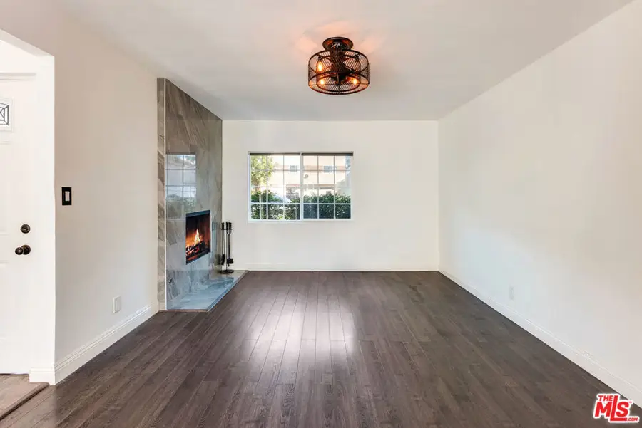 18318 Gresham Street, Northridge, CA 91325 - #2