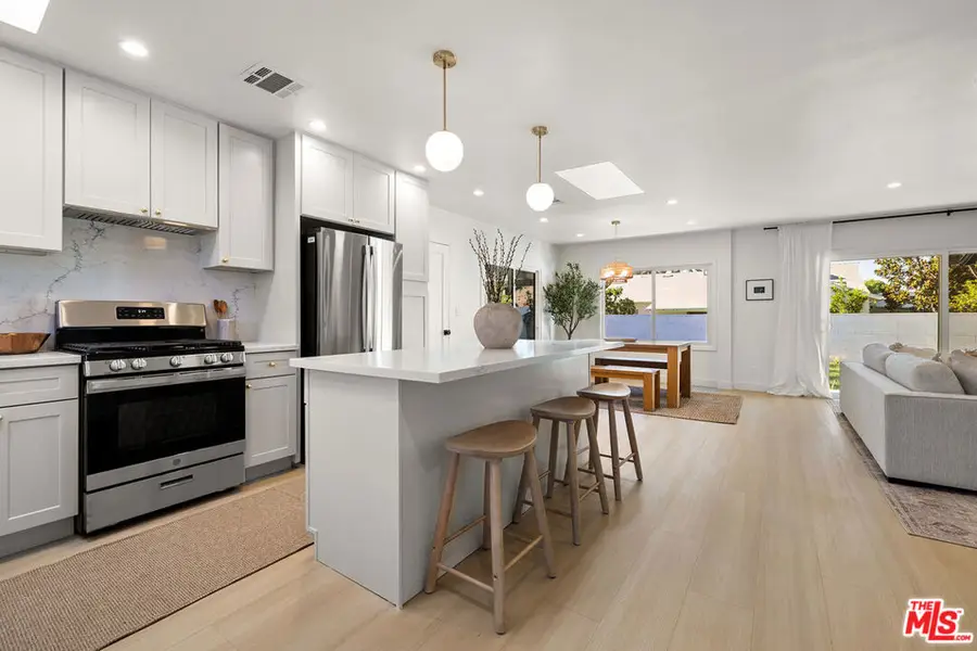 23649 Emelita Street, Woodland Hills, CA 91367 - #3