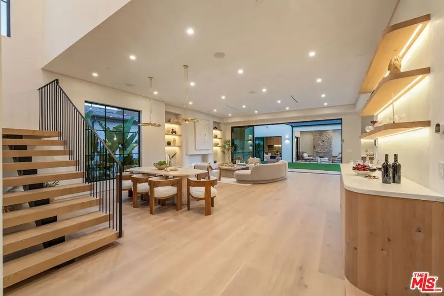 11746 Blix Street, Valley Village, CA 91607 - #3