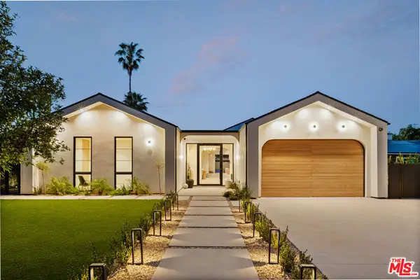 22821 Collins Street, Woodland Hills, CA 91367