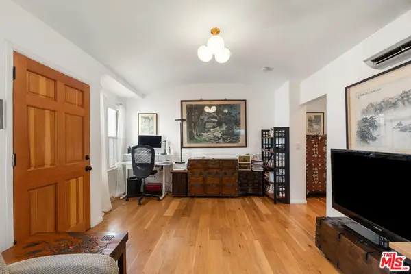 3/4 Willoughby Ave, Los Angeles, CA 90038
