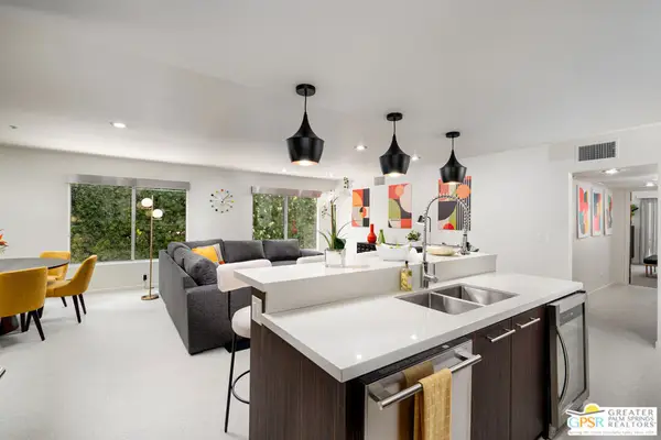 588 E San Lorenzo Road #206, Palm Springs, CA 92264