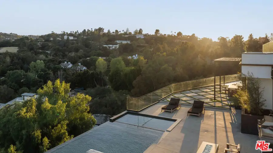 15834 High Knoll Road, Encino, CA 91436 - #3