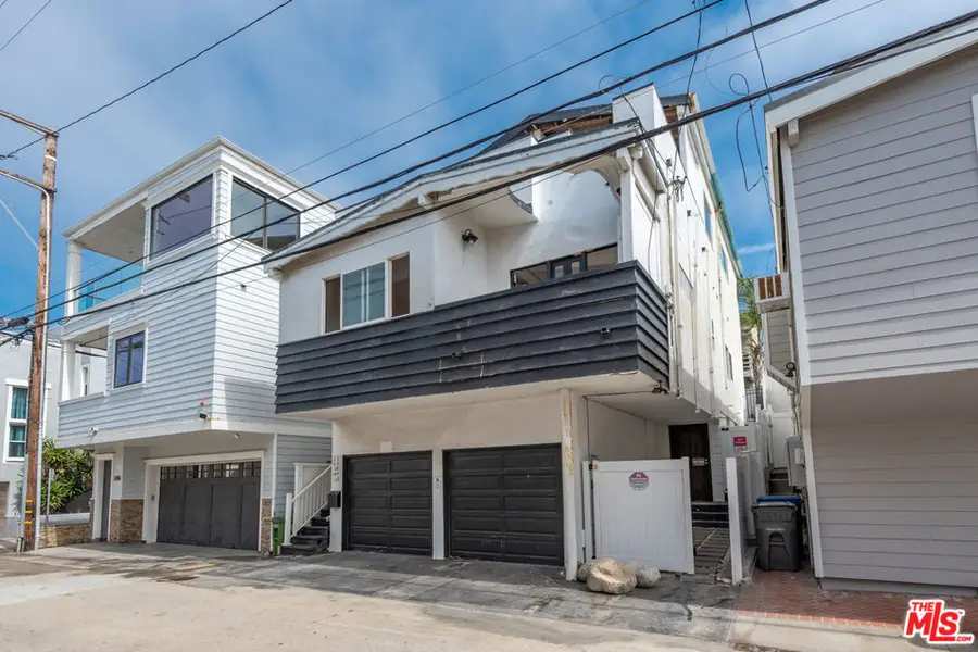 3204 Crest Drive, Manhattan Beach, CA 90266 - #3