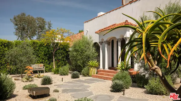 330 N Arden Boulevard, Los Angeles, CA 90004