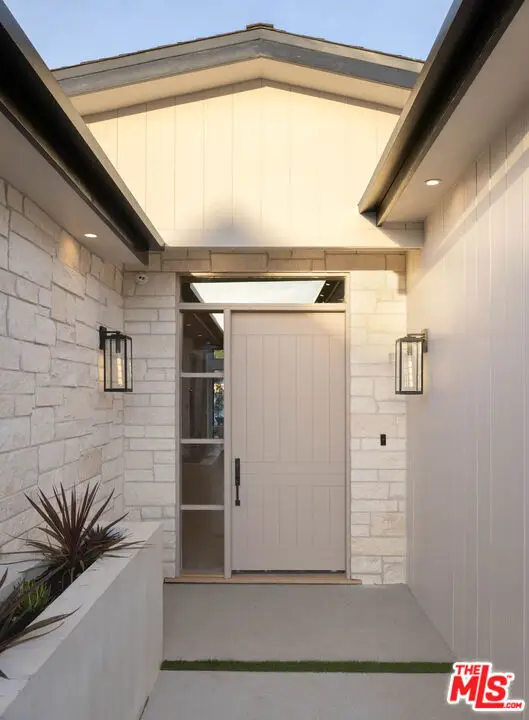 4512 Sunnyslope Avenue, Sherman Oaks, CA 91423 - #3