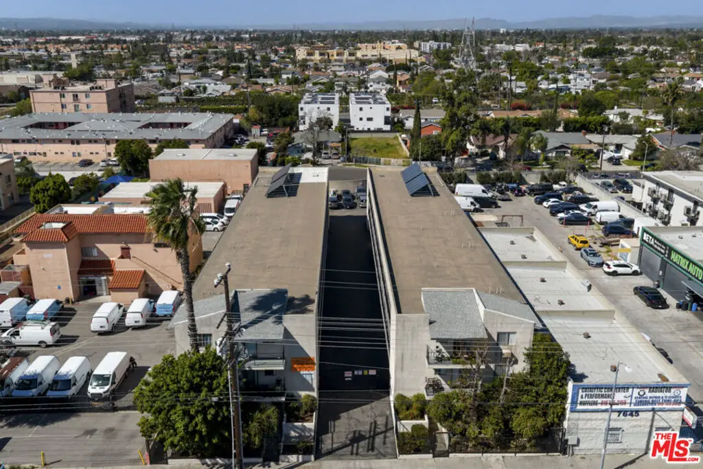 7635 Lankershim Boulevard, North Hollywood, CA 91605 - #1
