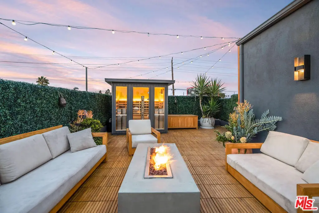 2515 Lincoln Boulevard, Venice, CA 90291 - #1