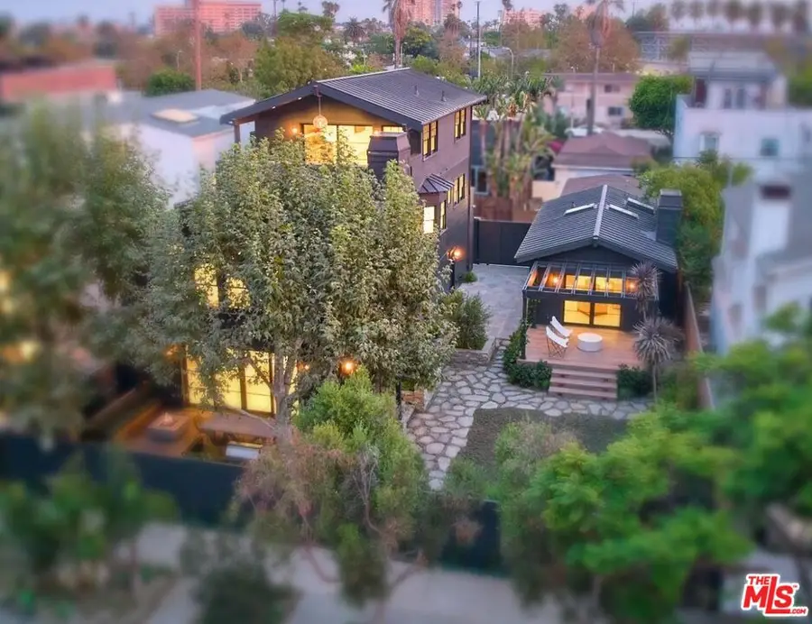 564 Rialto Avenue, Venice, CA 90291 - #2