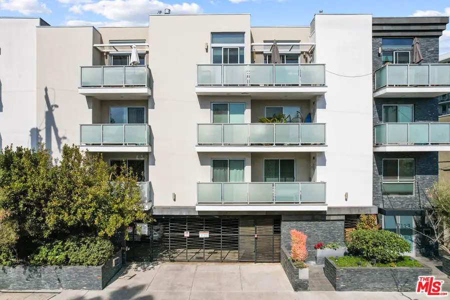 7133 Hawthorn Avenue #PH6, Los Angeles, CA 90046 - #3