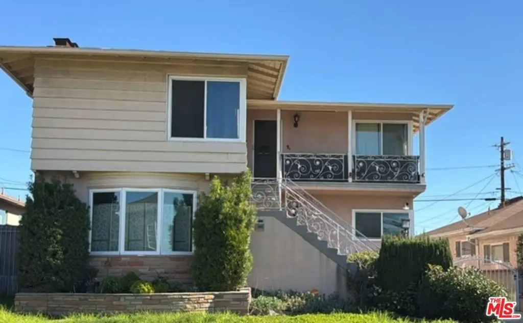 6256 S Fairfax Avenue, Los Angeles, CA 90056 - #1