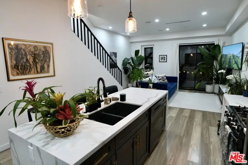 5961 Fountain Avenue, Los Angeles, CA 90028 - #1