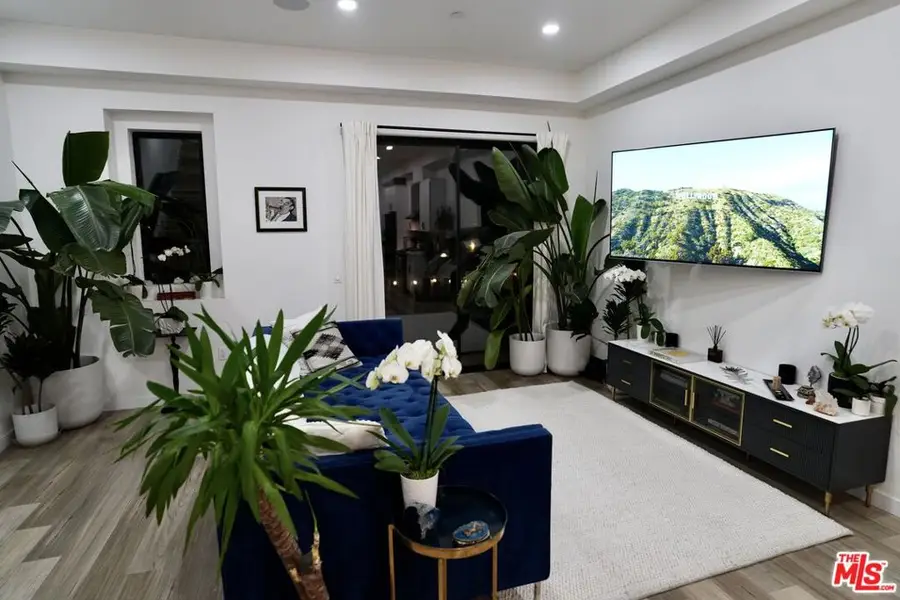 5961 Fountain Avenue, Los Angeles, CA 90028 - #3