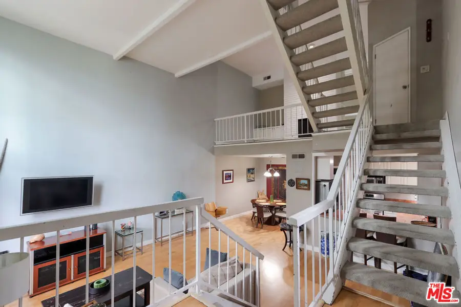 11753 Mayfield Avenue #7, Los Angeles, CA 90049 - #2