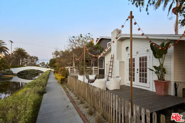 230 Sherman Canal, Venice, CA 90291