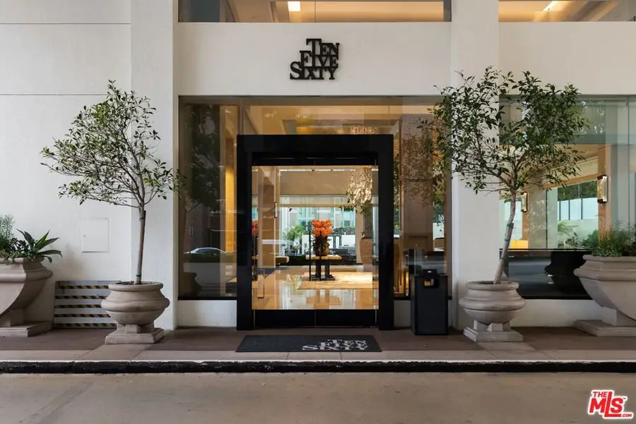 10560 Wilshire Boulevard #2003, Los Angeles, CA 90024 - #3