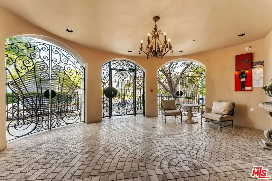 850 N Croft Avenue #302, Los Angeles, CA 90069 - #3