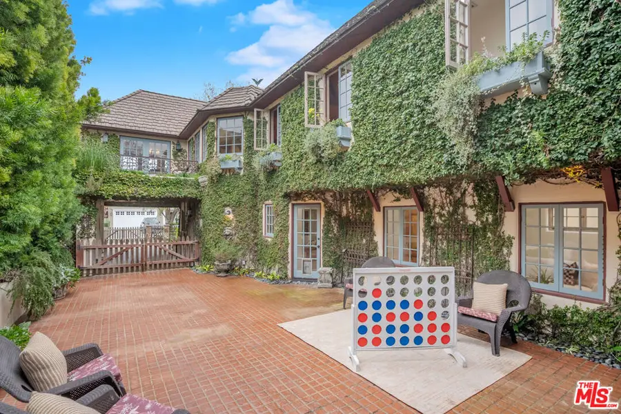 2917 N Poinsettia Avenue, Manhattan Beach, CA 90266 - #3