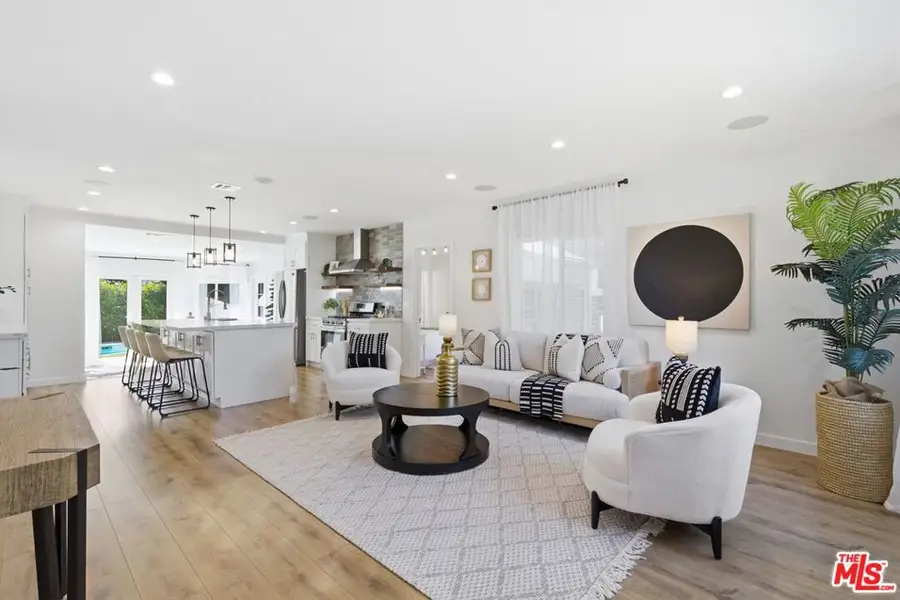 17320 Tiara Street, Encino, CA 91316 - #3