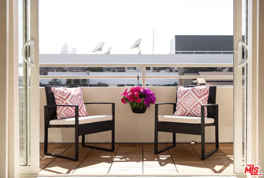 1430 S Bentley Avenue #402, Los Angeles, CA 90025 - #3