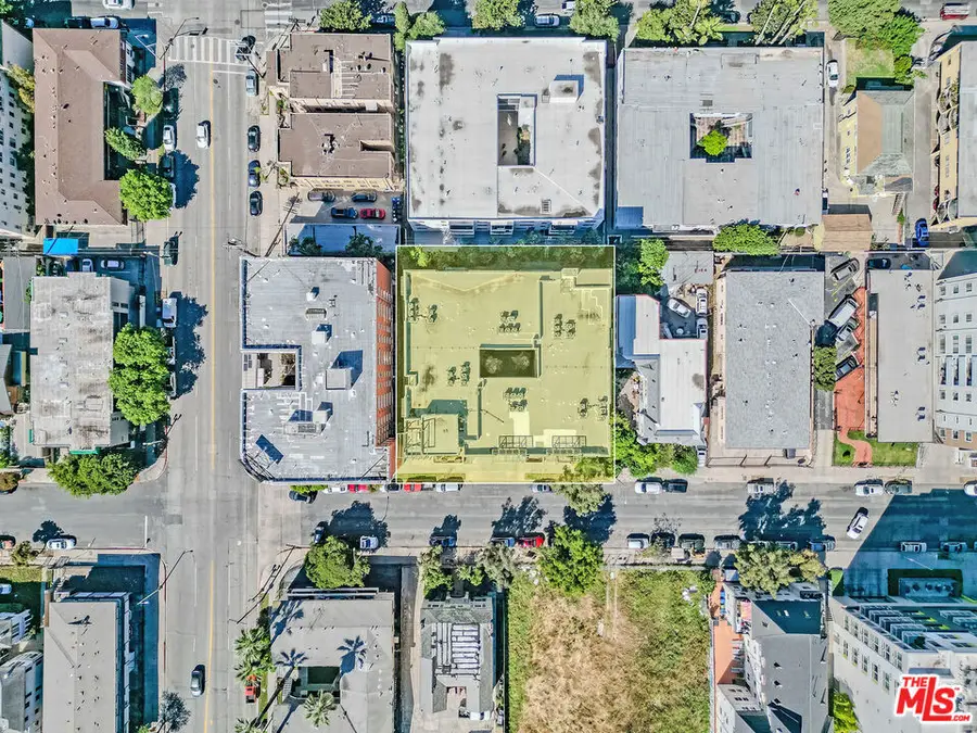 733 S Manhattan Place #402, Los Angeles, CA 90005 - #3