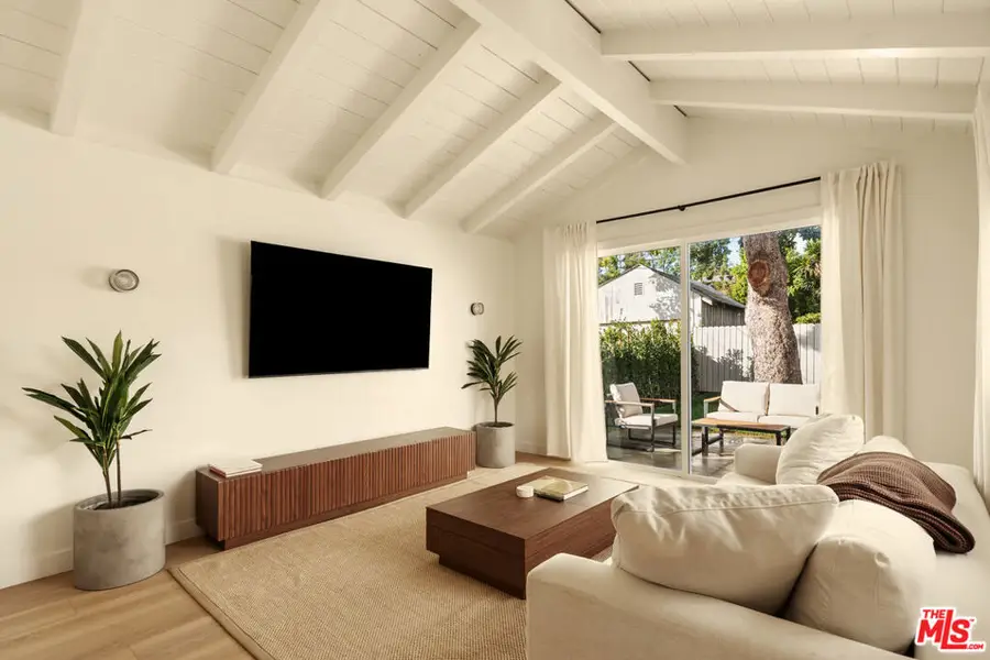 2057 W 28th Street, Los Angeles, CA 90018 - #2