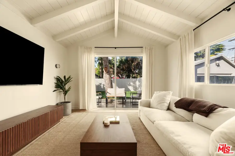 2057 W 28th Street, Los Angeles, CA 90018 - #3