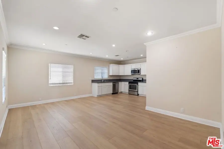 1147 S Kenmore Avenue, Los Angeles, CA 90006 - #3