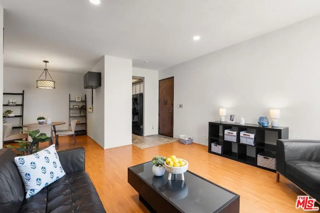 533 S St Andrews Place #220, Los Angeles, CA 90020 - #1