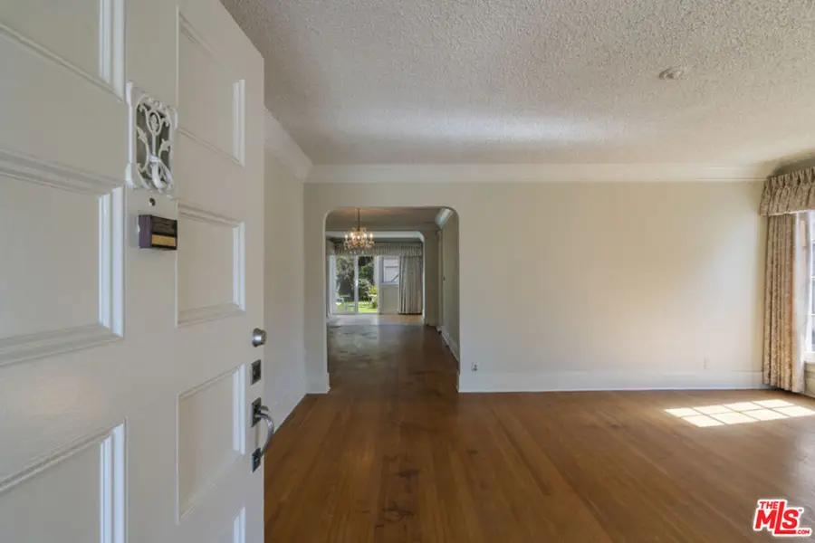 246 N Irving Boulevard, Los Angeles, CA 90004 - #3