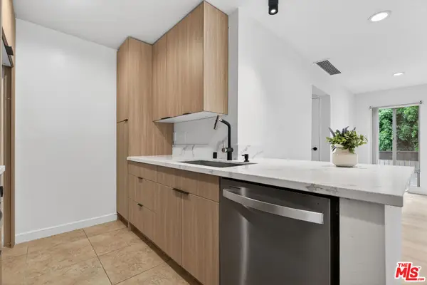 8601 International Avenue #122, Canoga Park, CA 91304