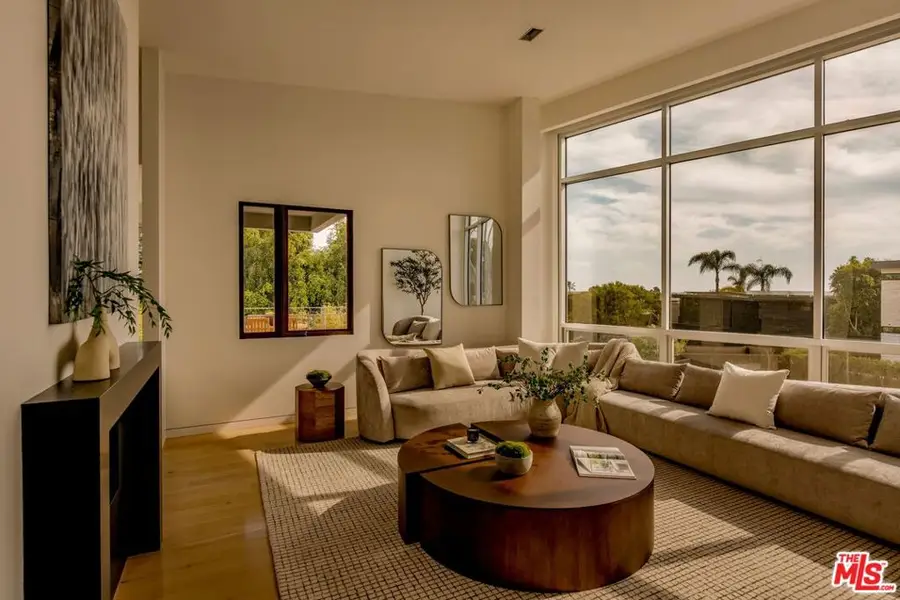 3218 Maplewood Avenue, Los Angeles, CA 90066 - #2