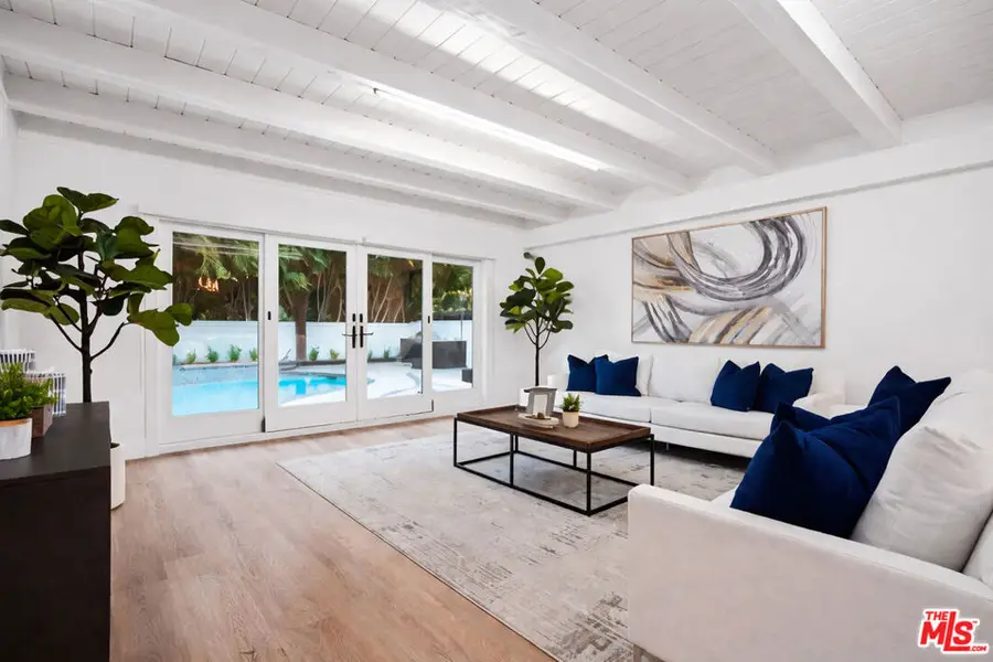 5439 Gentry Avenue, Valley Village, CA 91607 - #3