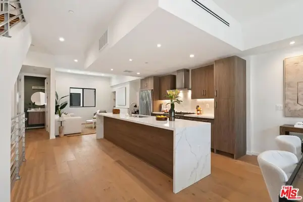 3805 S Verona Court, Los Angeles, CA 90066