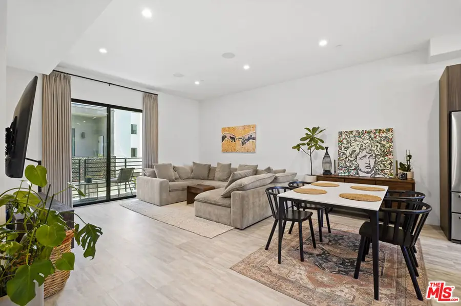 6716 N Royce Lane, Van Nuys, CA 91411 - #2