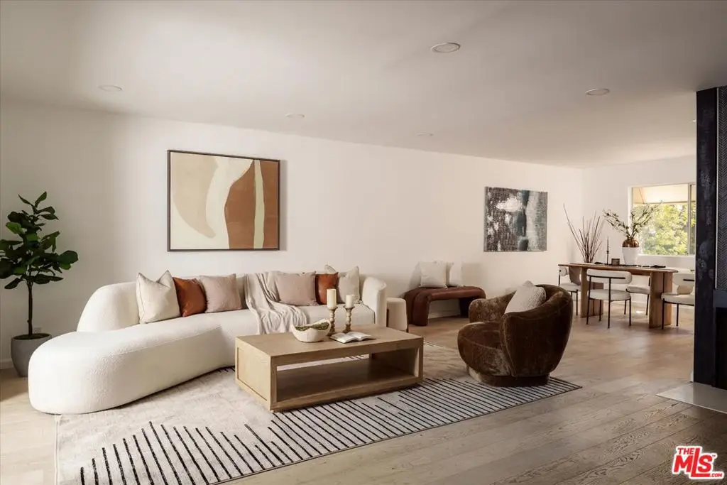 9761 Via Pavia, Burbank, CA 91504 - #1