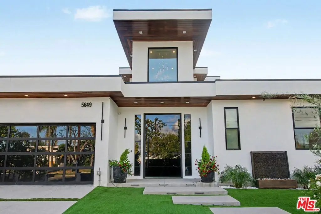 5649 Rawlings Avenue, Woodland Hills, CA 91367 - #1