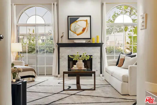 5848 W Olympic Boulevard #102, Los Angeles, CA 90036