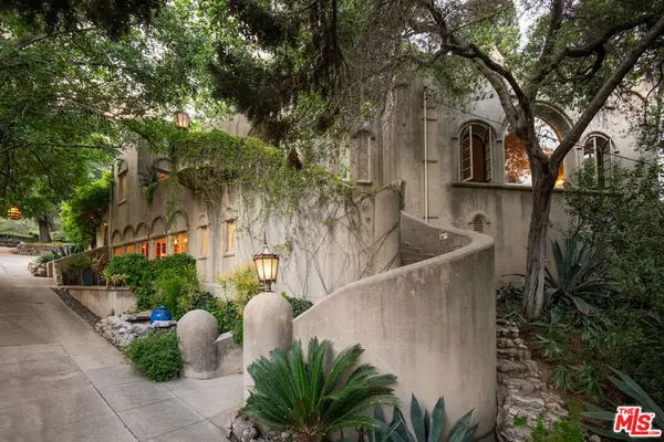 2707 Hermosita Drive, Glendale, CA 91208