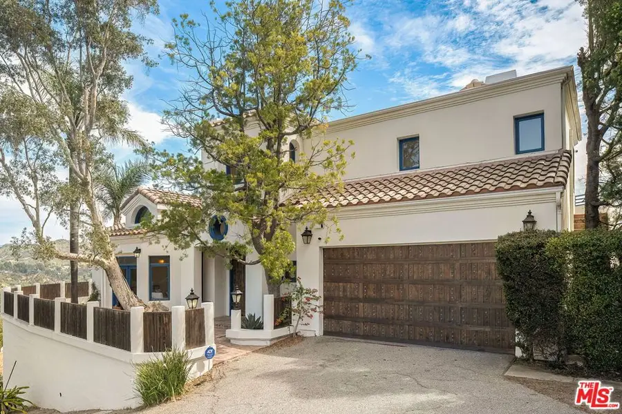 2131 Kew Drive, Los Angeles, CA 90046 - #2