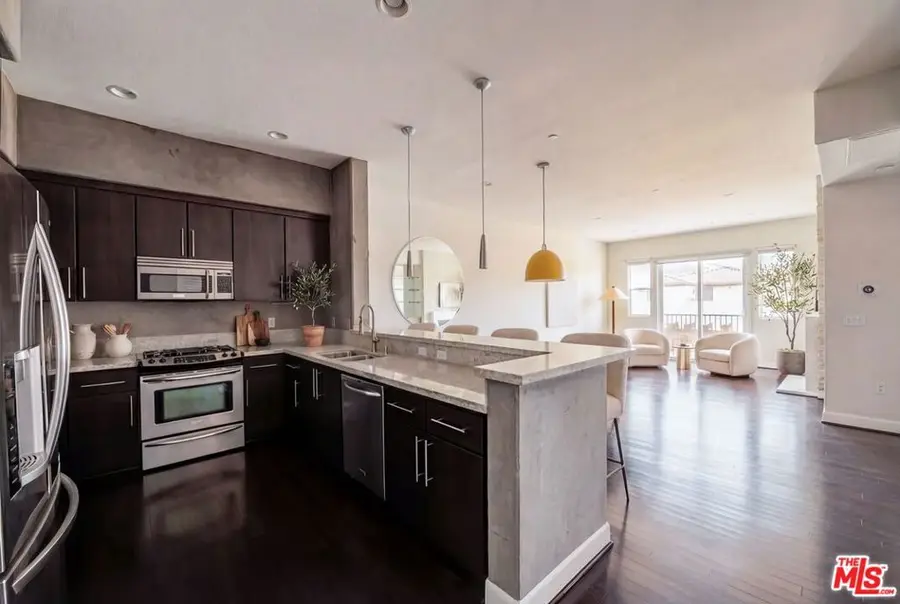 10878 Bloomfield Street #406, Toluca Lake, CA 91602 - #3