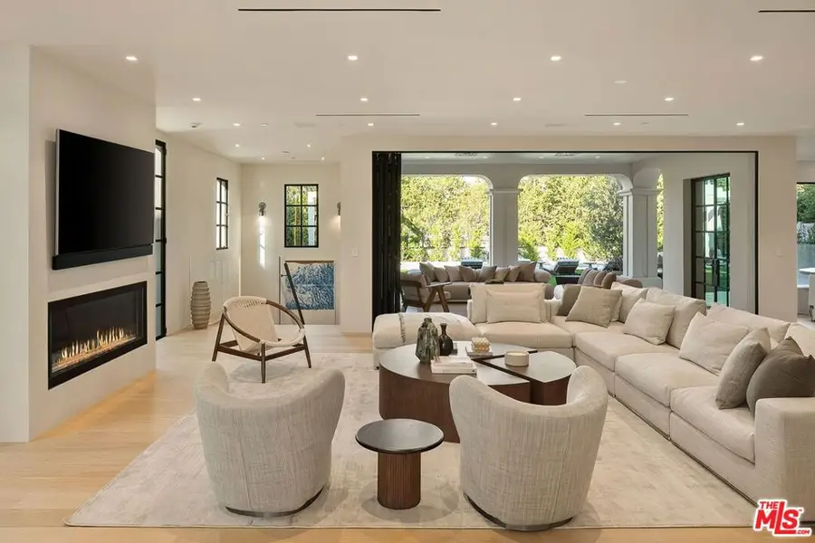 155 N Anita Avenue, Los Angeles, CA 90049 - #3