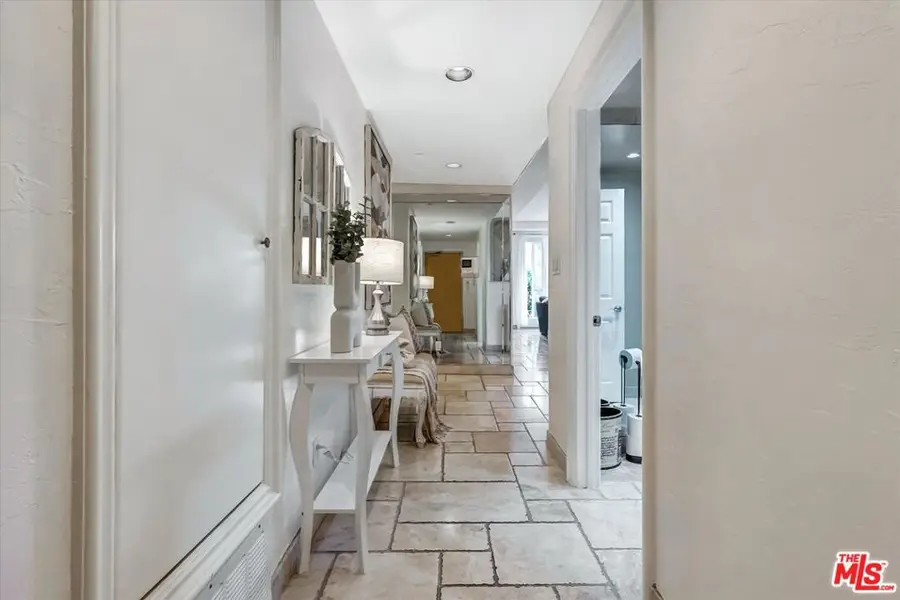 11952 Montana Avenue #303, Los Angeles, CA 90049 - #2