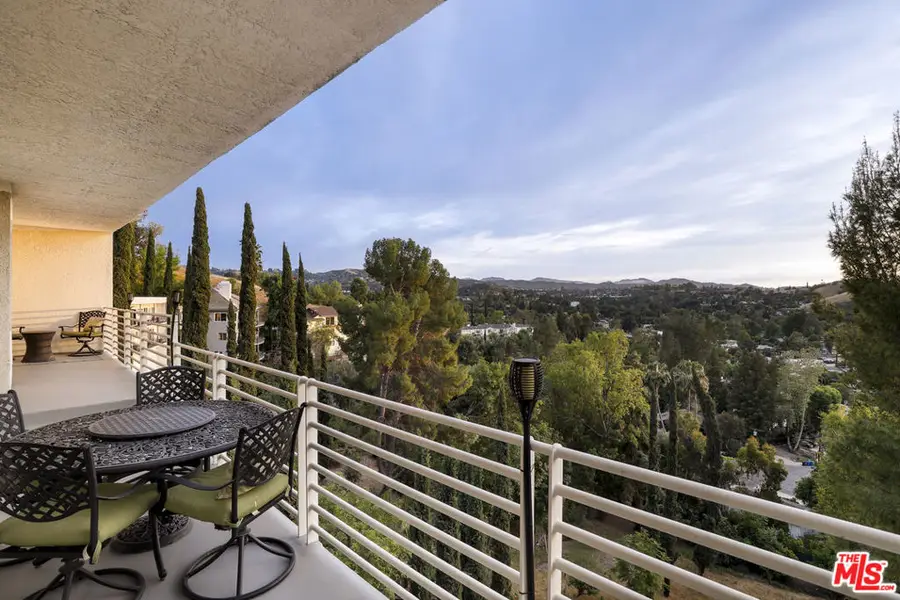 5045 Calatrana Drive, Woodland Hills, CA 91364 - #3