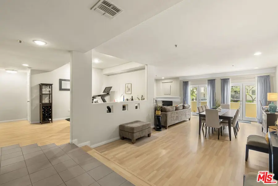 12011 Goshen Avenue #102, Los Angeles, CA 90049 - #3