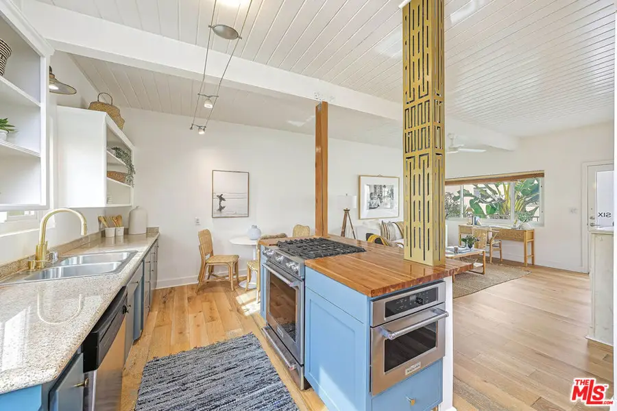 2329 Kansas Avenue #6, Santa Monica, CA 90404 - #3