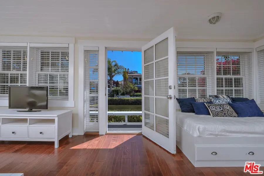 2323 Grand Canal, Venice, CA 90291 - #2